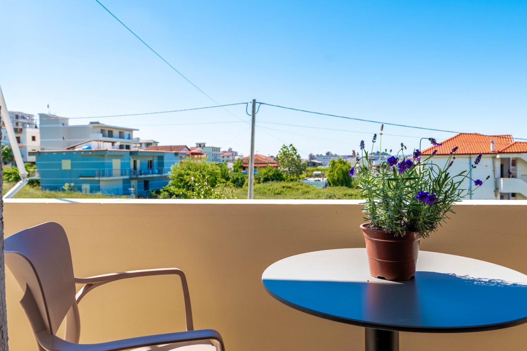 Kalpazo Kaja Vila Garden Golem  Dış mekan fotoğraf